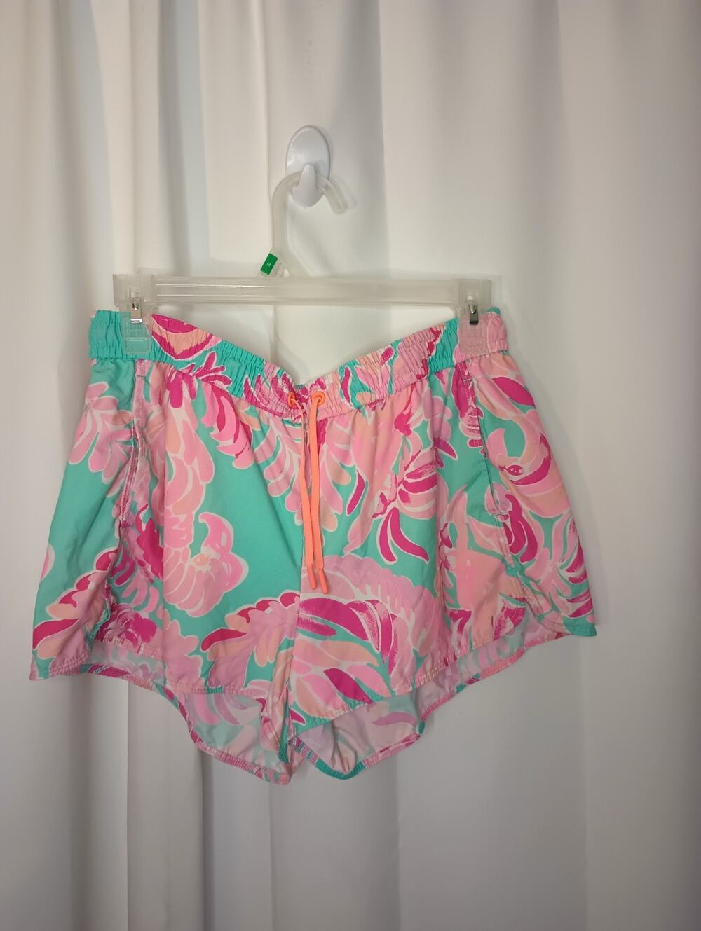 Lilly Pulitzer Luxletic Run Around Shorts M Love Birds Flamingo Nylon Beach